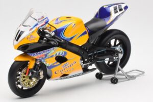 Suzuki GSX-R 1000 Team Alstare Corona Extra T. Corser WSB 2005 Minichamps 1:12 122052211 Metal - imagen 2 de 6