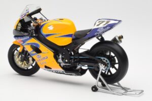 Suzuki GSX-R 1000 Team Alstare Corona Extra Y. Kagayama WSB 2005 Minichamps 1:12 122052271 Metal - imagen 5 de 6