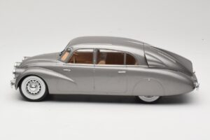 Tatra 87 Gris MCG 1:18 MCG18068 Metal - imagen 3 de 6