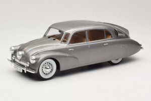 Tatra 87 Gris MCG 1:18 MCG18068 Metal