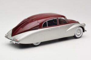 Tatra 87 Plata & Rojo Oscuro MCG 1:18 MCG18067 Metal - imagen 2 de 6