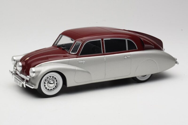 Tatra 87 Plata & Rojo Oscuro MCG 1:18 MCG18067 Metal