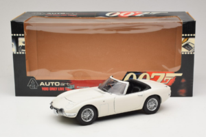 Toyota 2000 GT Descapotable Blanco James Bond Collection AUTOart 1:18 78731 Metal - imagen 8 de 8