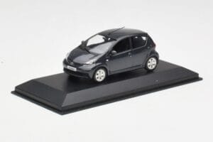 Toyota Aygo AB10 Grey Metallic Minichamps 1:43 AYGO001 Metal - imagen 2 de 4