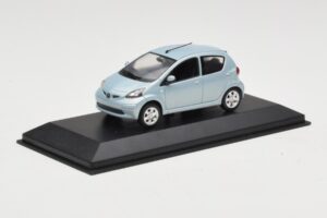 Toyota Aygo Light Blue Metallic Minichamps 1:43 TOYOTA012 Metal - imagen 2 de 4