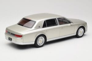 Toyota Century Silver Metallic Kyosho 1:18 KSR18036S Metal - imagen 2 de 6