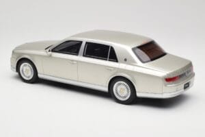 Toyota Century Silver Metallic Kyosho 1:18 KSR18036S Metal - imagen 5 de 6