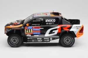 Toyota GR DKR Hilux Evo #211 H. Lategan / B. Cummings Rally Dakar 2025 IXO 1:18 18RMC237 Metal - imagen 3 de 6