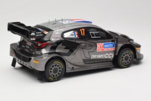 Toyota GR Yaris Rally1 #17 Toyota Gazoo Racing WRT S. Ogier / V. Landais Rally Finland 2024 IXO 1:18 18RMC216 Metal - imagen 2 de 6