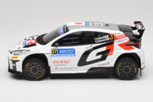 Toyota GR Yaris Rally2 #37 Y. Yamamoto Rally Finland 2024 IXO 1:18 18RMC212A Metal - imagen 3 de 6