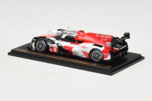 Toyota GR010 Hybrid Hypercar #8 S. Buemi / B. Hartley / R. Hirakawa Toyota Gazoo Racing 24 Hours of Le Mans 2023 Spark 1:43 T - imagen 4 de 4