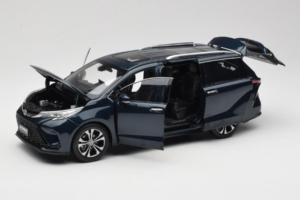 Toyota Granvia Azul Oscuro OEM 1:18 FCL22GR803 Metal - imagen 2 de 8