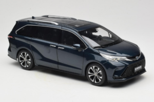 Toyota Granvia Azul Oscuro OEM 1:18 FCL22GR803 Metal - imagen 6 de 8