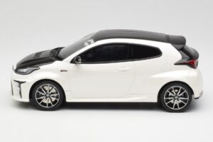 Toyota GRMN Yaris Rally Package Blanco Otto 1:18 OT1071 Resina - imagen 3 de 6