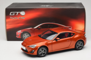 Toyota GT86 Rojo Century Dragon 1:18 CD01 Metal - imagen 8 de 8