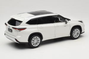 Toyota Highlander XU70 Blanco OEM 1:18 26071-2011 Metal - imagen 3 de 8