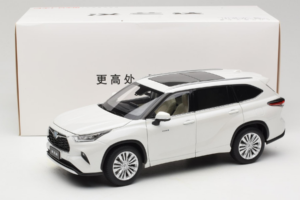 Toyota Highlander XU70 Blanco OEM 1:18 26071-2011 Metal - imagen 8 de 8