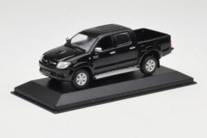 Toyota Hilux Negro Minichamps 1:43 400166662 Metal - imagen 2 de 4
