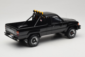 Toyota Hilux N60 SR5 Pickup Negro Otto 1:18 OT481B Resina - imagen 2 de 6