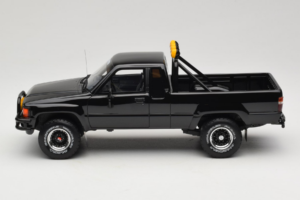 Toyota Hilux N60 SR5 Pickup Negro Otto 1:18 OT481B Resina - imagen 3 de 6