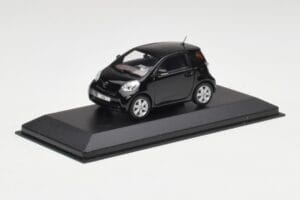Toyota iQ Negro Mica Minichamps 1:43 403166803 Metal - imagen 2 de 4