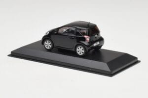 Toyota iQ Negro Mica Minichamps 1:43 403166803 Metal - imagen 3 de 4