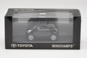 Toyota iQ Negro Mica Minichamps 1:43 403166803 Metal - imagen 4 de 4