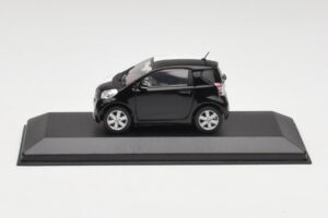 Toyota iQ Negro & Blanco Salón del Automóvil de Ginebra 2009 Minichamps 1:43 400166801 Metal