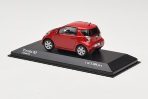Toyota iQ Rojo Minichamps 1:43 400166800 Metal - imagen 3 de 4