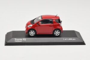 Toyota iQ Rojo Minichamps 1:43 400166800 Metal