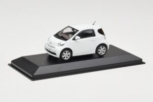Toyota iQ Blanco Minichamps 1:43 TOYOTA009 Metal - imagen 2 de 4