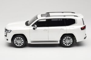 Toyota Land Cruiser J300 ZX Blanco LCD 1:18 LCD18013-ZX-WH Metal - imagen 4 de 8