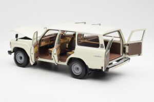 Toyota Land Cruiser J60 Blanco Kyosho 1:18 08956W Metal - imagen 5 de 8