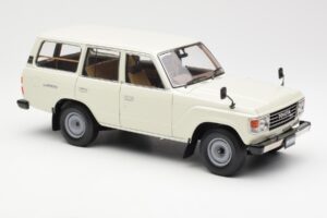 Toyota Land Cruiser J60 Blanco Kyosho 1:18 08956W Metal - imagen 6 de 8