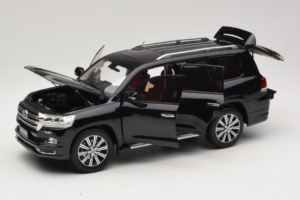 Toyota Land Cruiser LC200 Negro Kengfai 1:18 KF024-13 Metal - imagen 2 de 8