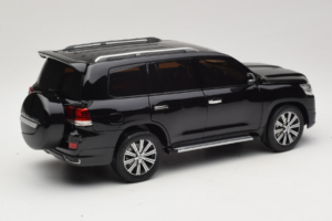 Toyota Land Cruiser LC200 Negro Kengfai 1:18 KF024-13 Metal - imagen 3 de 8