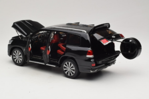 Toyota Land Cruiser LC200 Negro Kengfai 1:18 KF024-13 Metal - imagen 5 de 8
