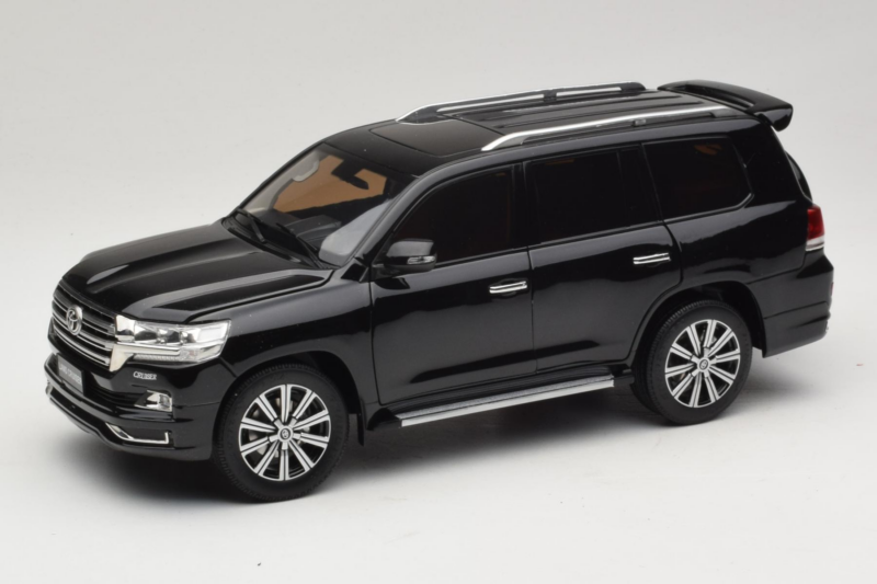 Toyota Land Cruiser LC200 Negro Kengfai 1:18 KF024-13 Metal