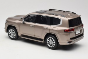 Toyota Land Cruiser LC300 ZX Oro LCD 1:18 LCD18013-ZX-GO Metal - imagen 7 de 8