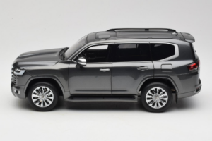 Toyota Land Cruiser LC300 ZX Gris LCD 1:18 LCD18013-ZX-GR Metal - imagen 4 de 8