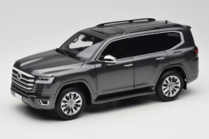 Toyota Land Cruiser LC300 ZX Gris LCD 1:18 LCD18013-ZX-GR Metal