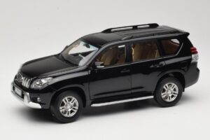 Toyota Land Cruiser Prado J150 Negro Paudi Model 1:18 623132-BK Metal