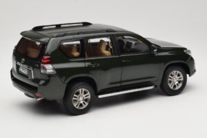 Toyota Land Cruiser Prado J150 Verde Paudi Model 1:18 623132-GR Metal - imagen 3 de 8