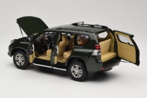 Toyota Land Cruiser Prado J150 Verde Paudi Model 1:18 623132-GR Metal - imagen 5 de 8