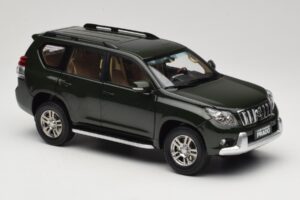 Toyota Land Cruiser Prado J150 Verde Paudi Model 1:18 623132-GR Metal - imagen 6 de 8