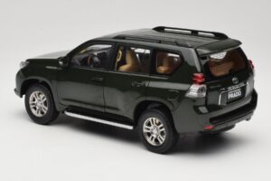 Toyota Land Cruiser Prado J150 Verde Paudi Model 1:18 623132-GR Metal - imagen 7 de 8