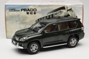 Toyota Land Cruiser Prado J150 Verde Paudi Model 1:18 623132-GR Metal - imagen 8 de 8