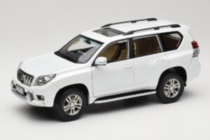 Toyota Land Cruiser Prado J150 Blanco Paudi Model 1:18 623132-WH Metal