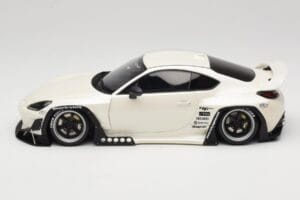 Toyota Pandem GR86 ZN8 Crystal White GT Spirit 1:18 GT498 Resina - imagen 3 de 6