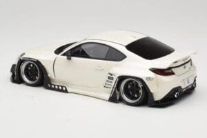 Toyota Pandem GR86 ZN8 Crystal White GT Spirit 1:18 GT498 Resina - imagen 5 de 6